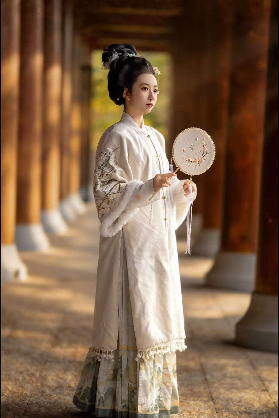 汉影记汉服馆明制汉服 · 汉中兴汉胜境景区实拍客片