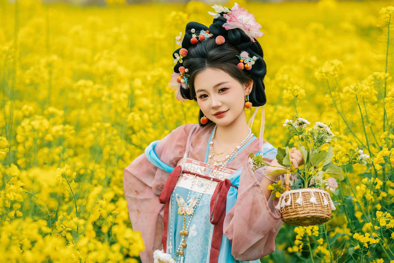 唐制齐胸襦裙汉服写真 · 汉中兴汉胜境景区唐制客片第11张 - 汉影记汉服馆
