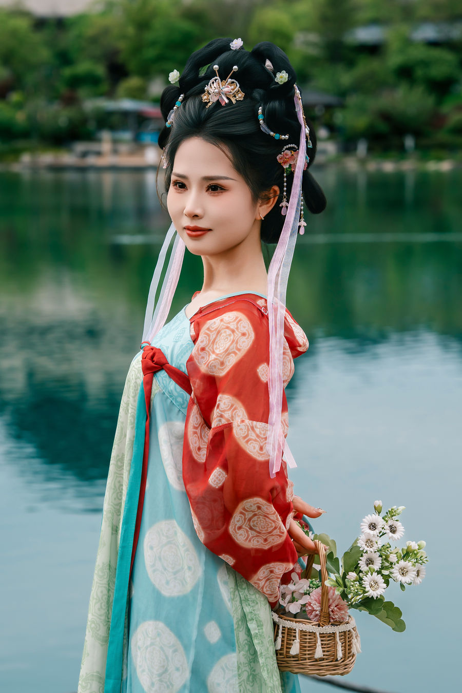唐制齐胸襦裙汉服写真 · 汉中兴汉胜境景区唐制客片第19张 - 汉影记汉服馆