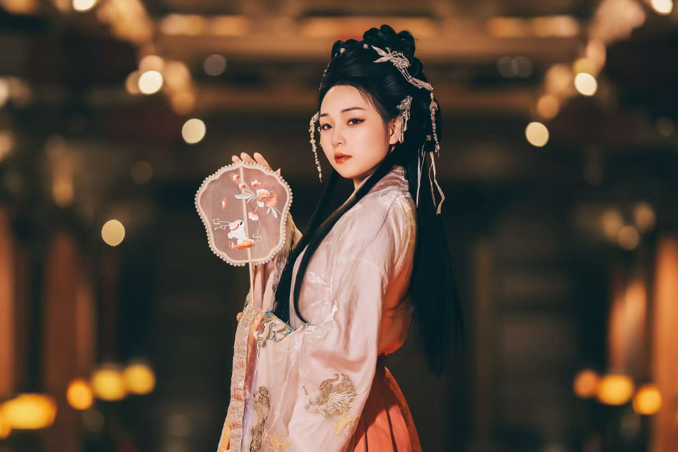 魏晋风宽袍大袖汉服写真 · 汉中兴汉胜境景区魏晋风客片第12张 - 汉影记汉服馆