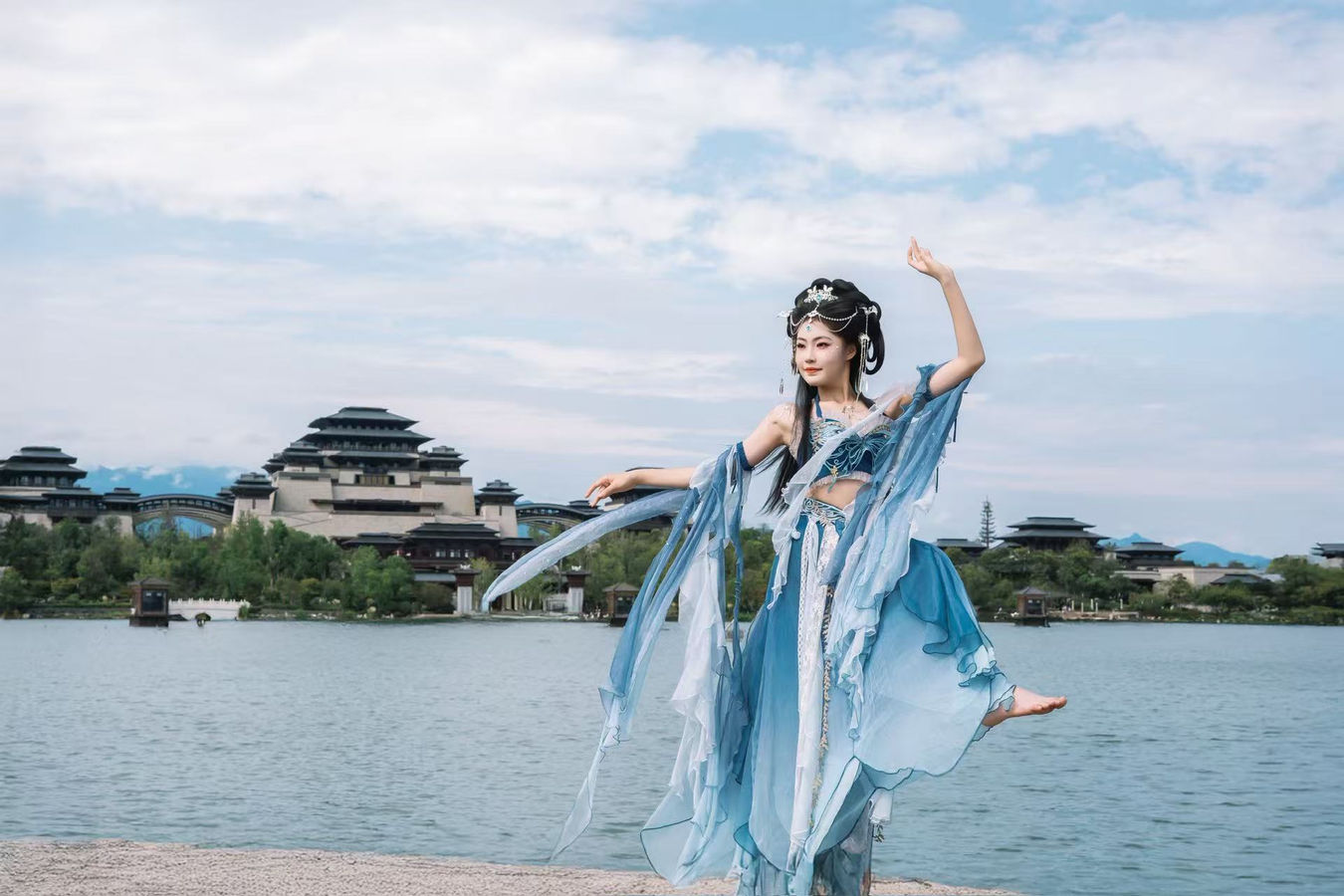 国风改良汉服写真 · 汉中兴汉胜境景区其他风格客片第11张 - 汉影记汉服馆